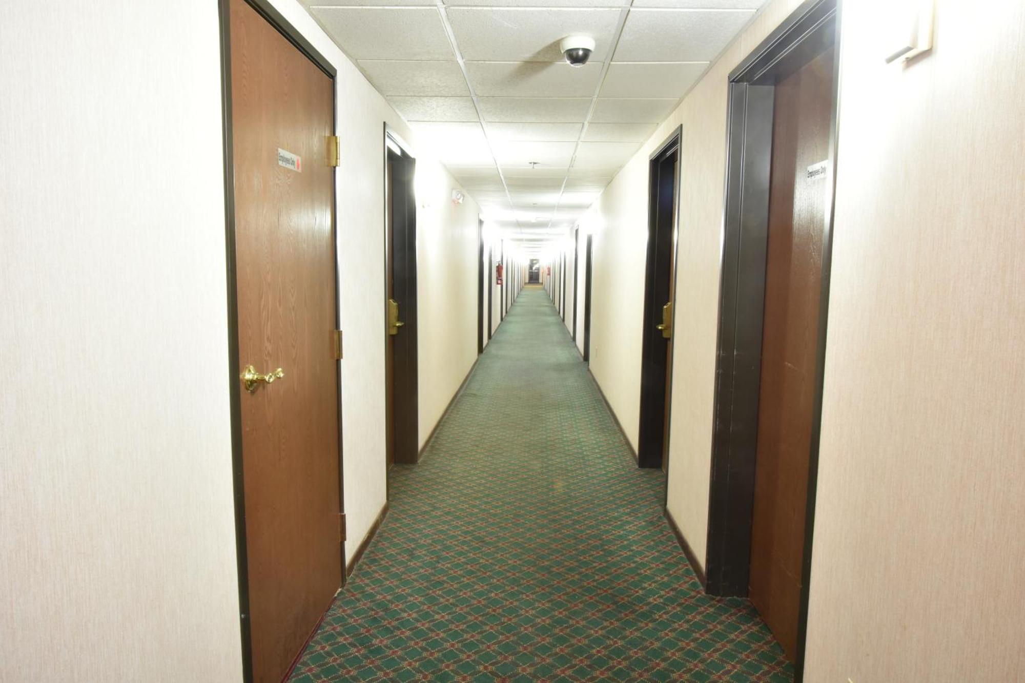 Super 8 By Wyndham Springfield-Battlefield Hotel Exterior photo