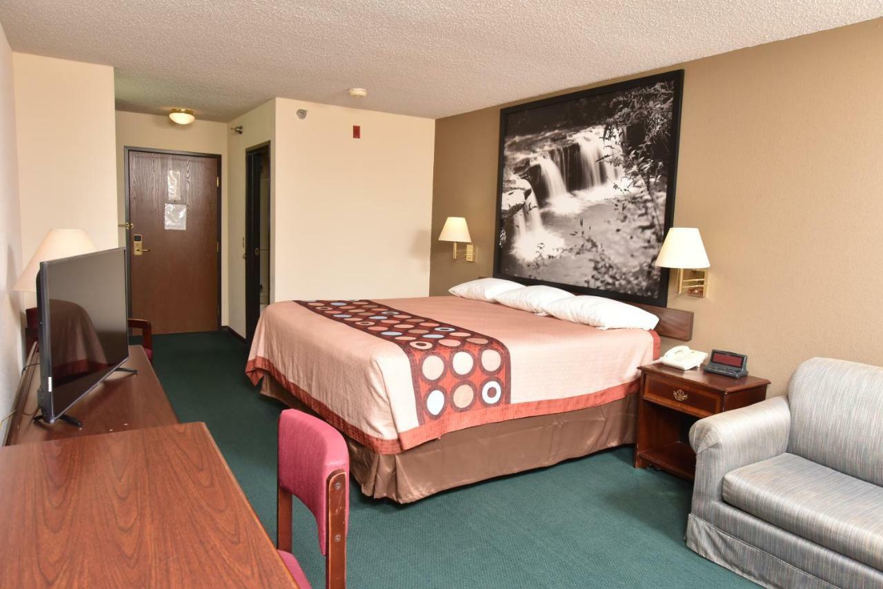Super 8 By Wyndham Springfield-Battlefield Hotel Exterior photo